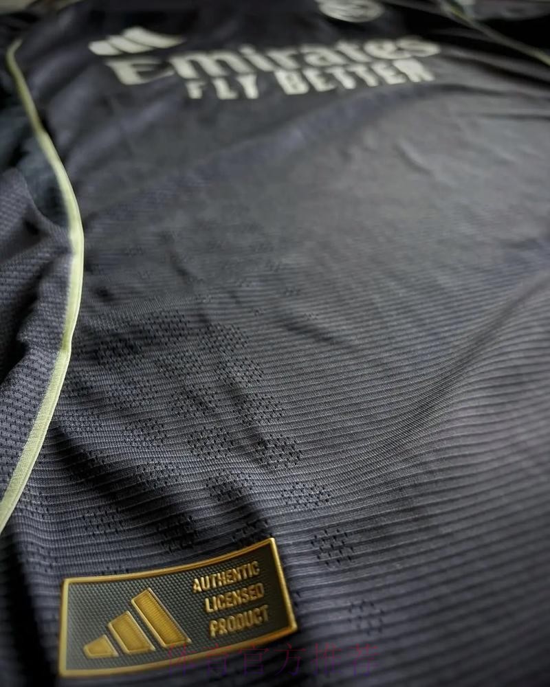 马卡:皇马本轮球衣将被拍卖 善款捐皇马基金会 马卡:皇马本轮球衣将被拍卖 善款捐皇马基金会